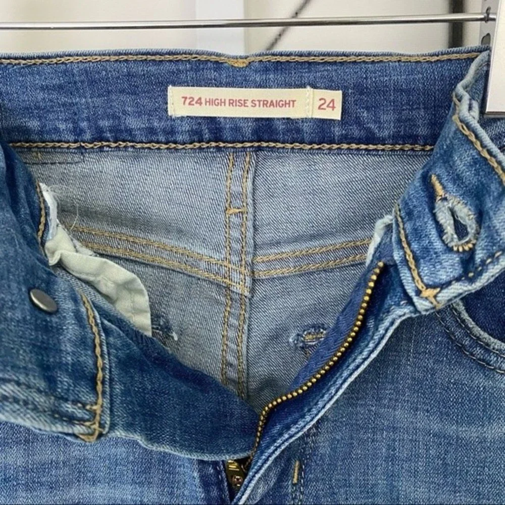 Levi’s 724 High Rise Straight Jeans Size 24 Frayed Raw Hem 90s Y2K Classic